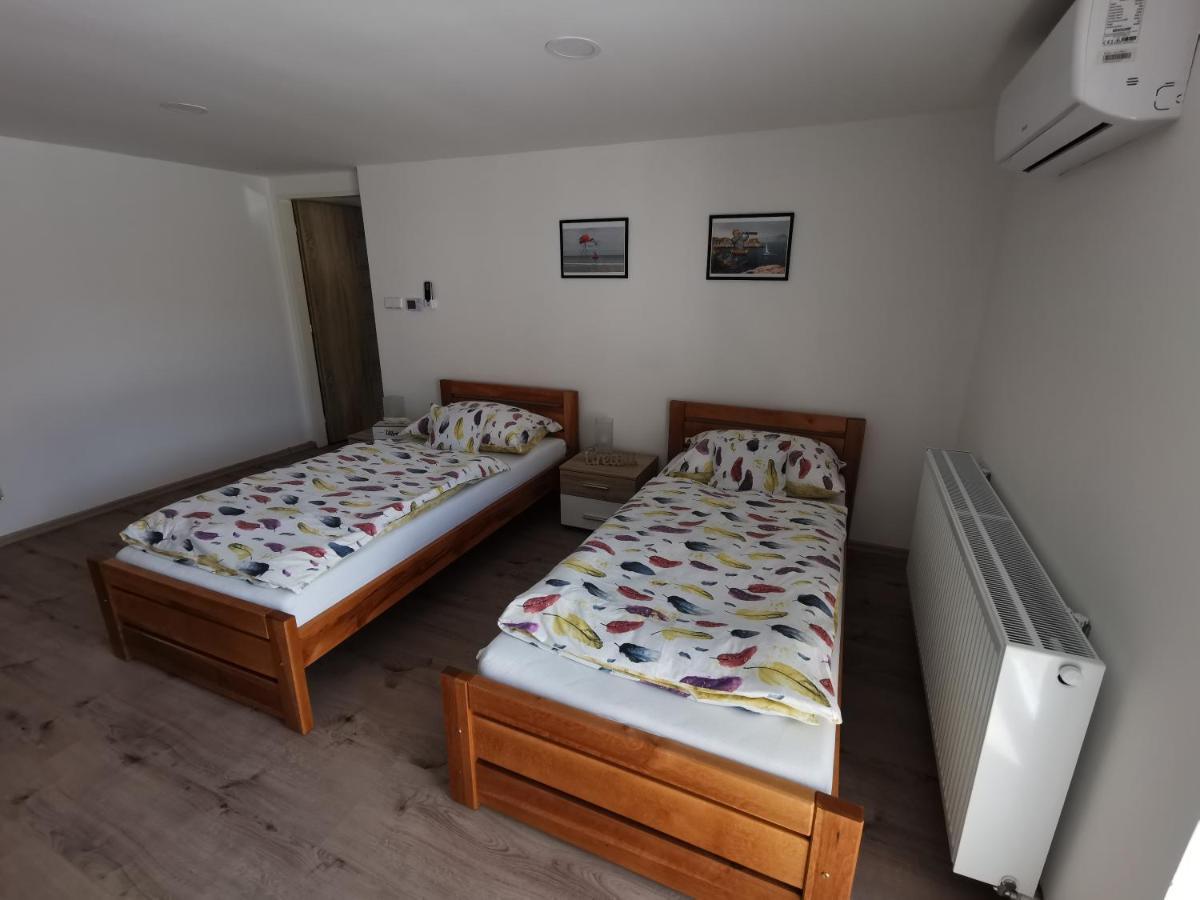 Apartmany Svitkov 79 ปาร์ดูบิตเซ ภายนอก รูปภาพ