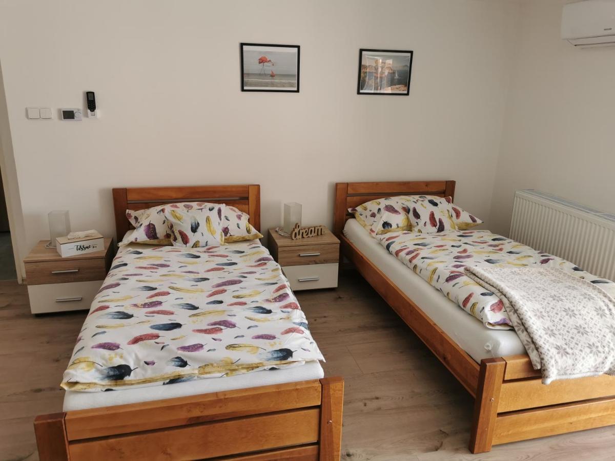 Apartmany Svitkov 79 ปาร์ดูบิตเซ ภายนอก รูปภาพ